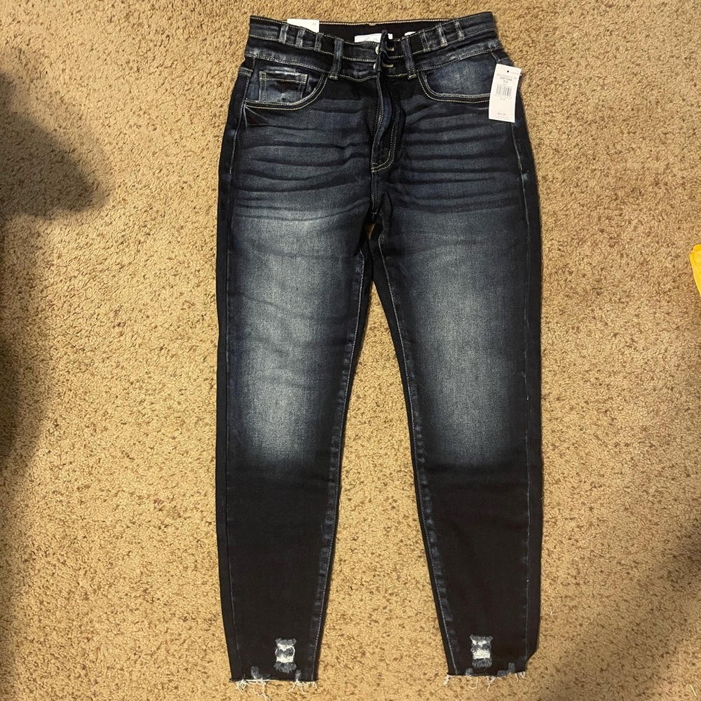 BRAND NEW WITH TAGS NEVER WORN